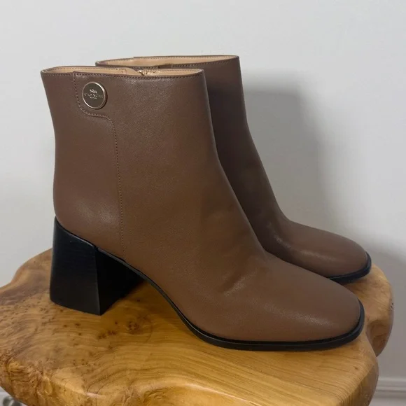 NWT Coach Brown Shana Booties - Picture 5 of 12